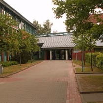 Schulgebäude des Gymnasiums am Tannenberg