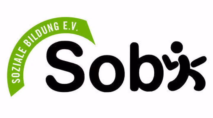 Logo von Soziale Bildung e.V. Sobi-Schriftzug mit einer Figur als i